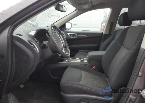 2017 Nissan Pathfinder S z USA, uszkodzony, nr VIN 5N1DR2MM3HC663391